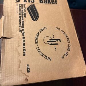 The Pampered Chef Brown & Black Family Heritage Collection Baker Box